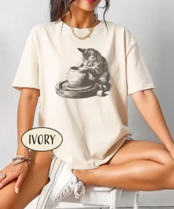 Cute Cat Mom Gift Pottery Lover T-Shirt